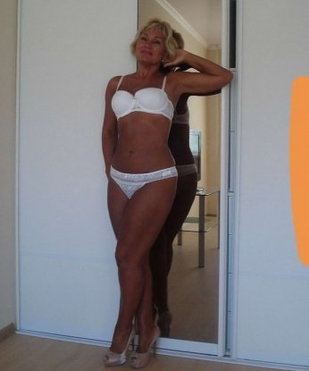 Олечка, 45 лет, 2 размер груди